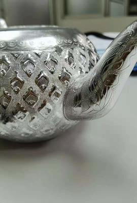 دو ایستگاه فولاد ضد زنگ کتل پایین کتل اسپوت ماشین جوش لیزر فیبر خودکار با 1070nm پرتوی لیزر