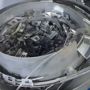 1500W اتوماتیک لیزر جوش ماشین برای جوش کلامپ سینک می تواند سفارشی شود